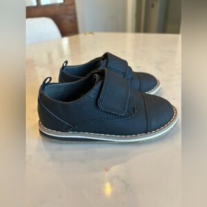 Cat & Jack toddler derby shoes